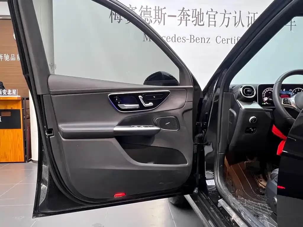 Mercedes-Benz GLC 2024 из CN, фото 3