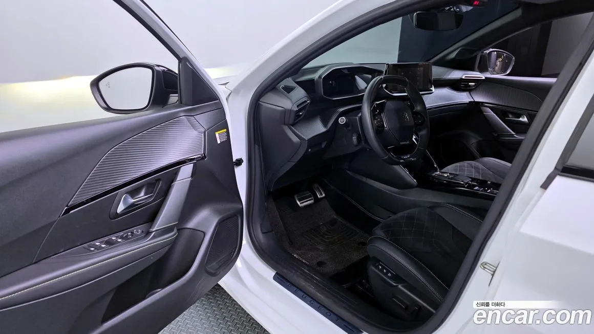 Peugeot 208 2023 из KR, фото 10