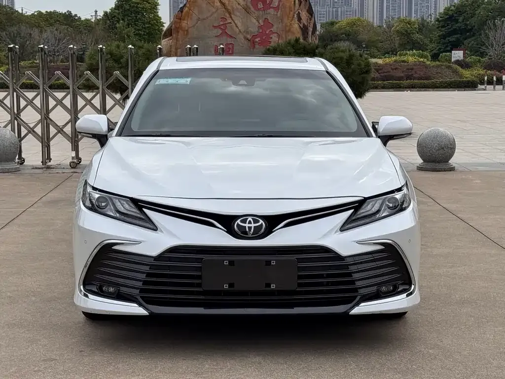 Toyota Camry 2021 из CN, фото 2