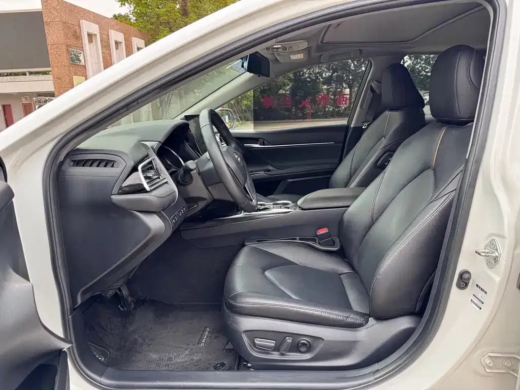 Toyota Camry 2021 из CN, фото 6