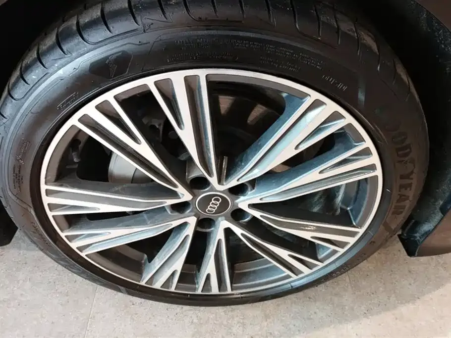 Audi A6L 2025 из CN, фото 8