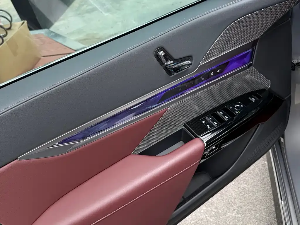 BMW 7 Series 2023 из CN, фото 7