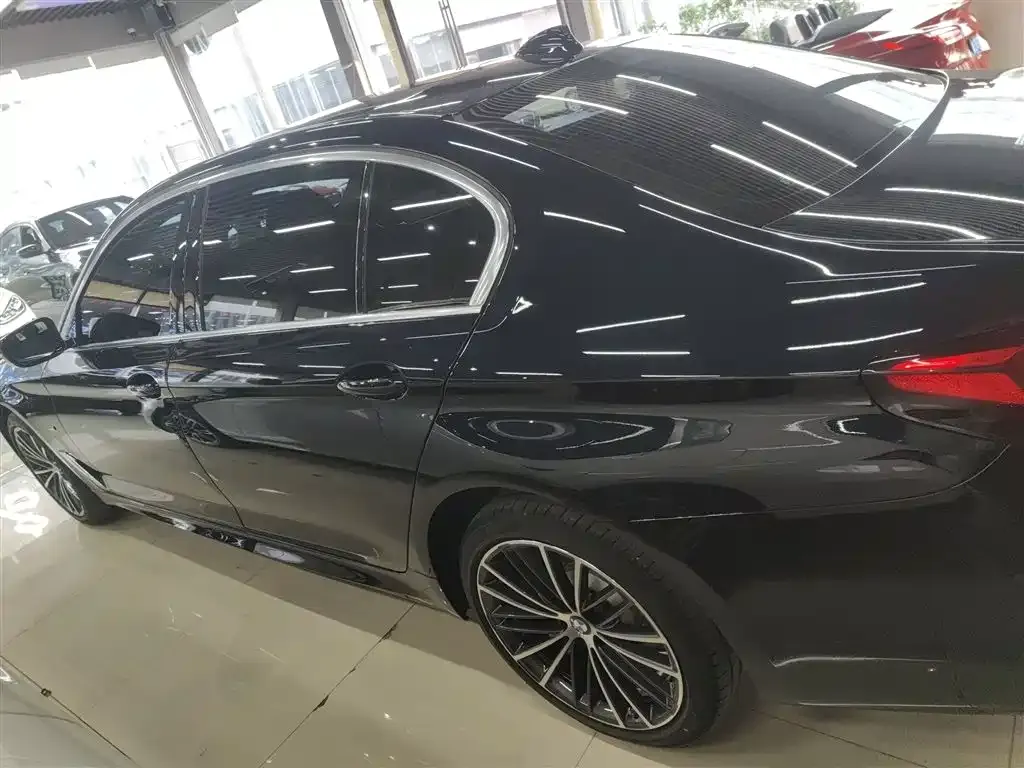 BMW 5 Series 2023 из CN, фото 6