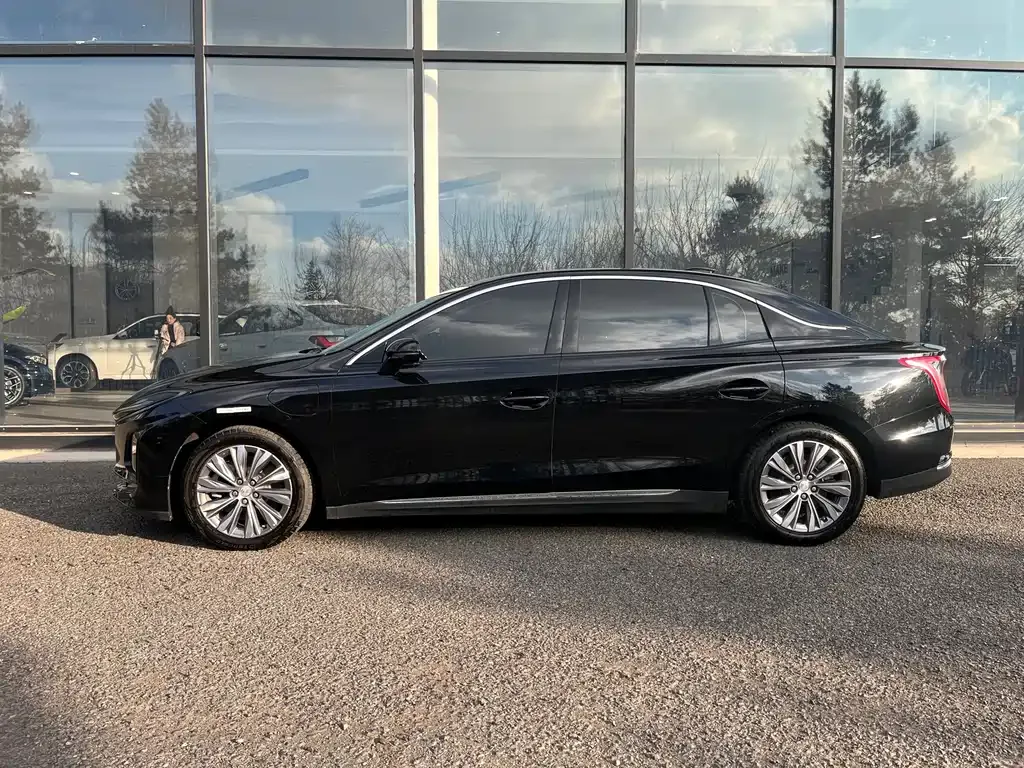 Hongqi E-QM5 2024 из CN, фото 3