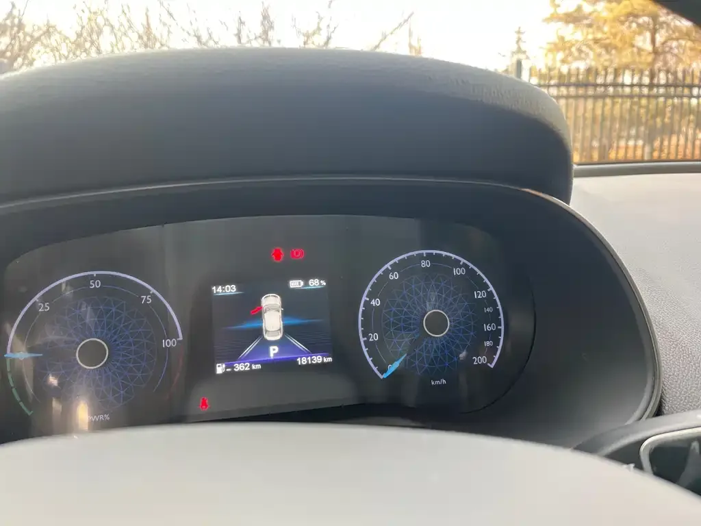 Hongqi E-QM5 2024 из CN, фото 5