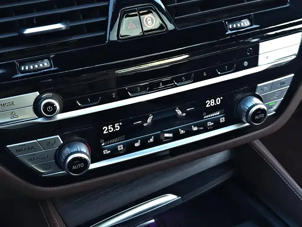 BMW 5 Series 2022 из CN, фото 6
