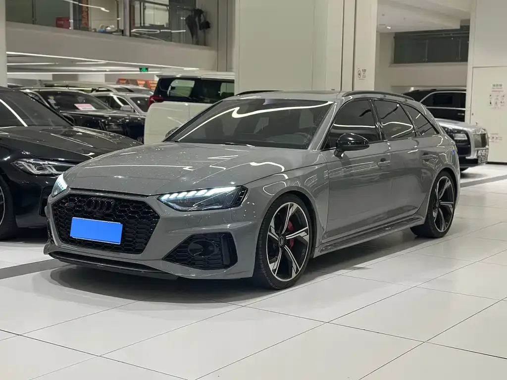 Audi RS 4 2022 из CN, фото 1