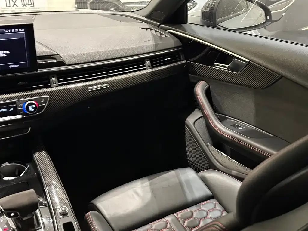 Audi RS 4 2022 из CN, фото 3