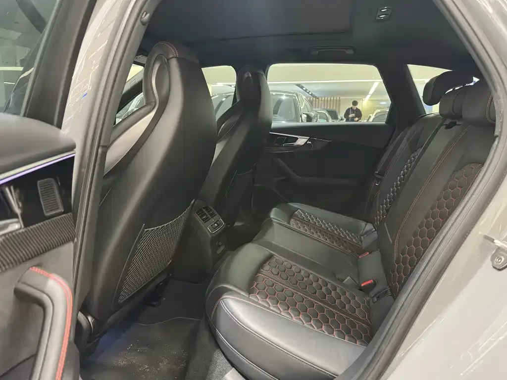 Audi RS 4 2022 из CN, фото 6