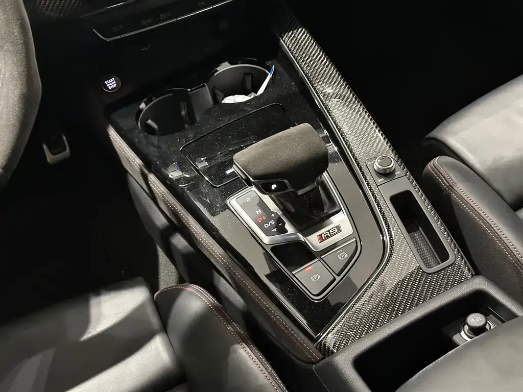Audi RS 4 2022 из CN, фото 7