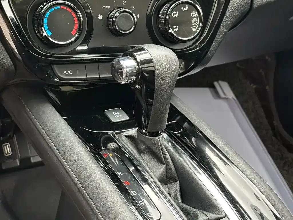 Honda Vezel 2022 из CN, фото 10