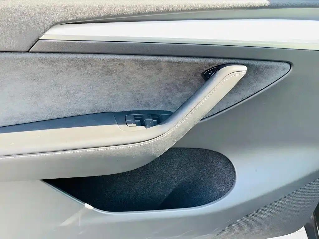 Tesla Model Y 2023 из CN, фото 10