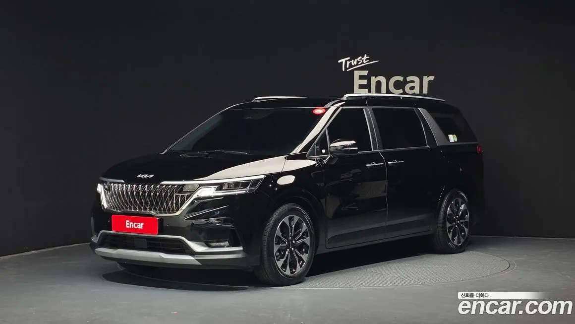 Kia Carnival — фото 1