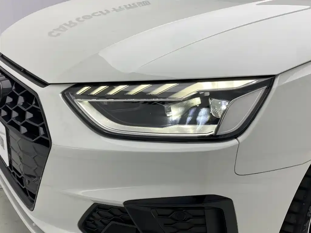 Audi A4L 2022 из CN, фото 5