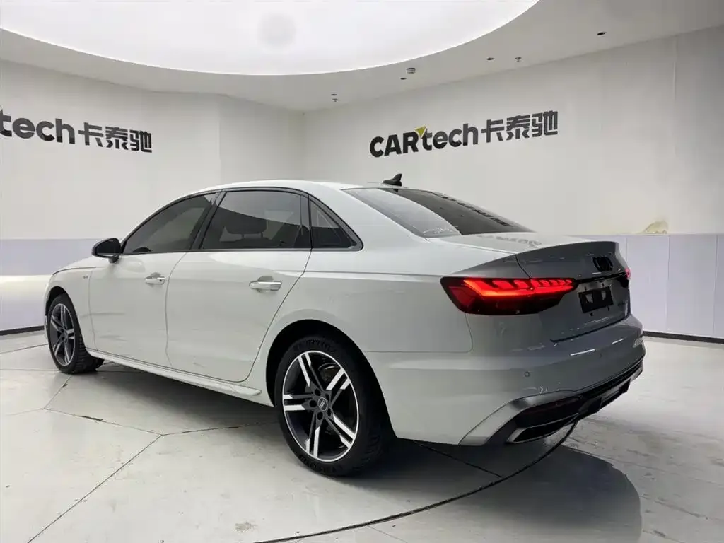 Audi A4L 2022 из CN, фото 9