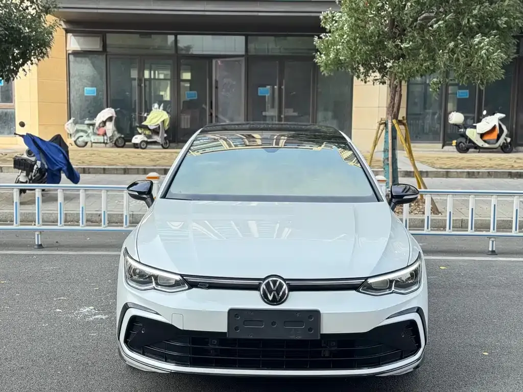 Volkswagen Golf 2023 из CN, фото 4