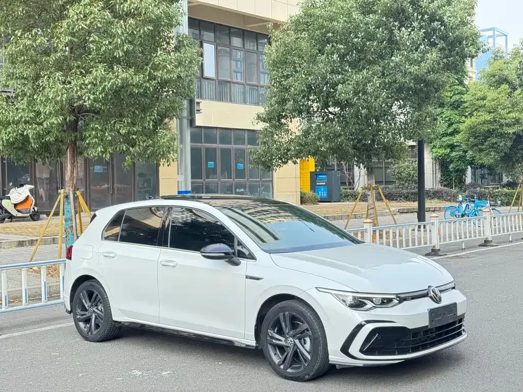 Volkswagen Golf 2023 из CN, фото 6