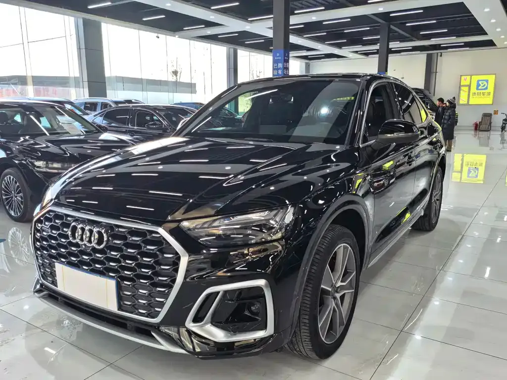 Audi Q5L Sportback 2021 из CN, фото 1