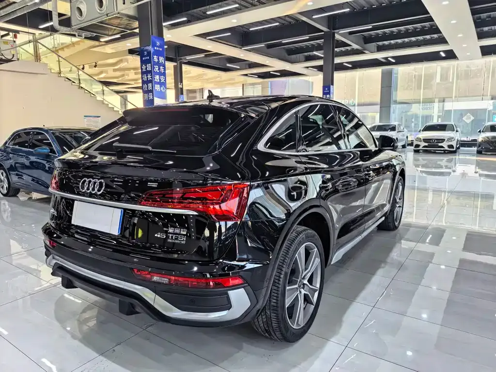 Audi Q5L Sportback 2021 из CN, фото 8
