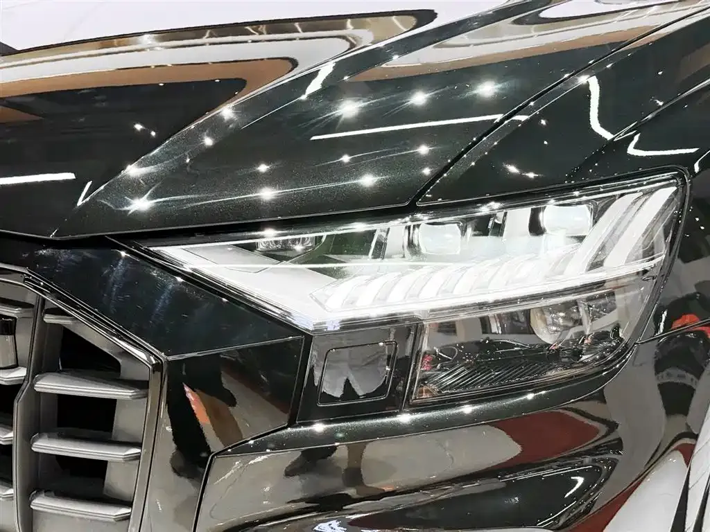 Audi Q8 2023 из CN, фото 10