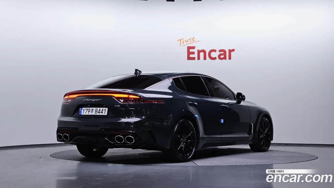 Kia Stinger 2023 из KR, фото 2