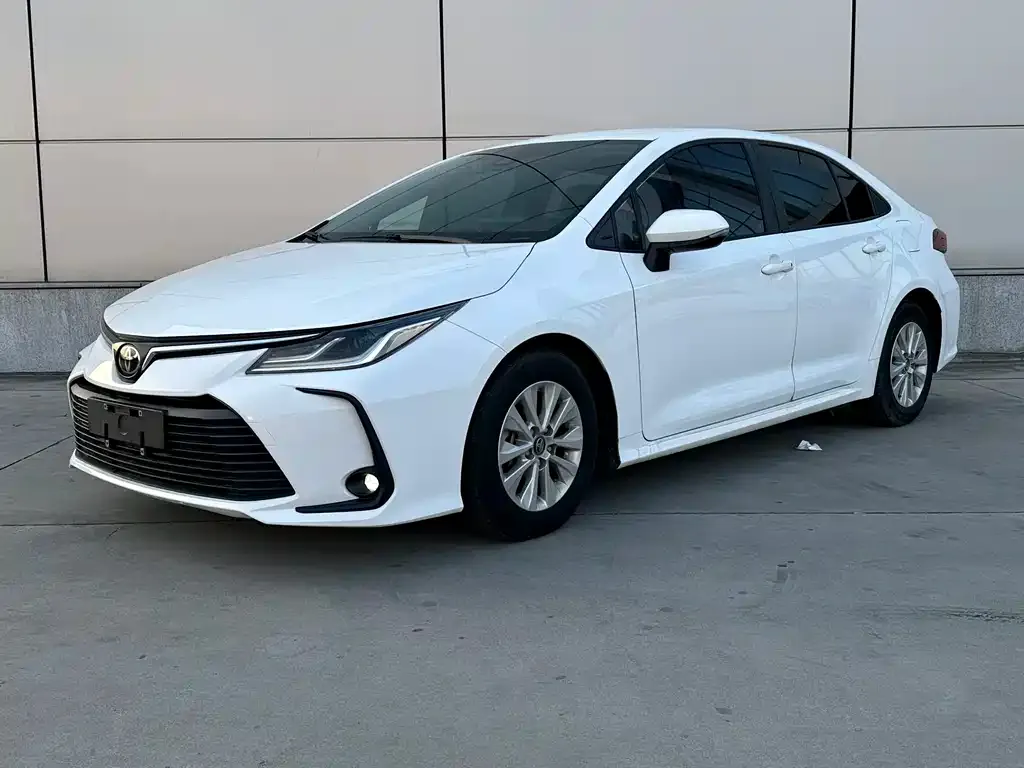 Toyota Corolla 2023 из CN, фото 1