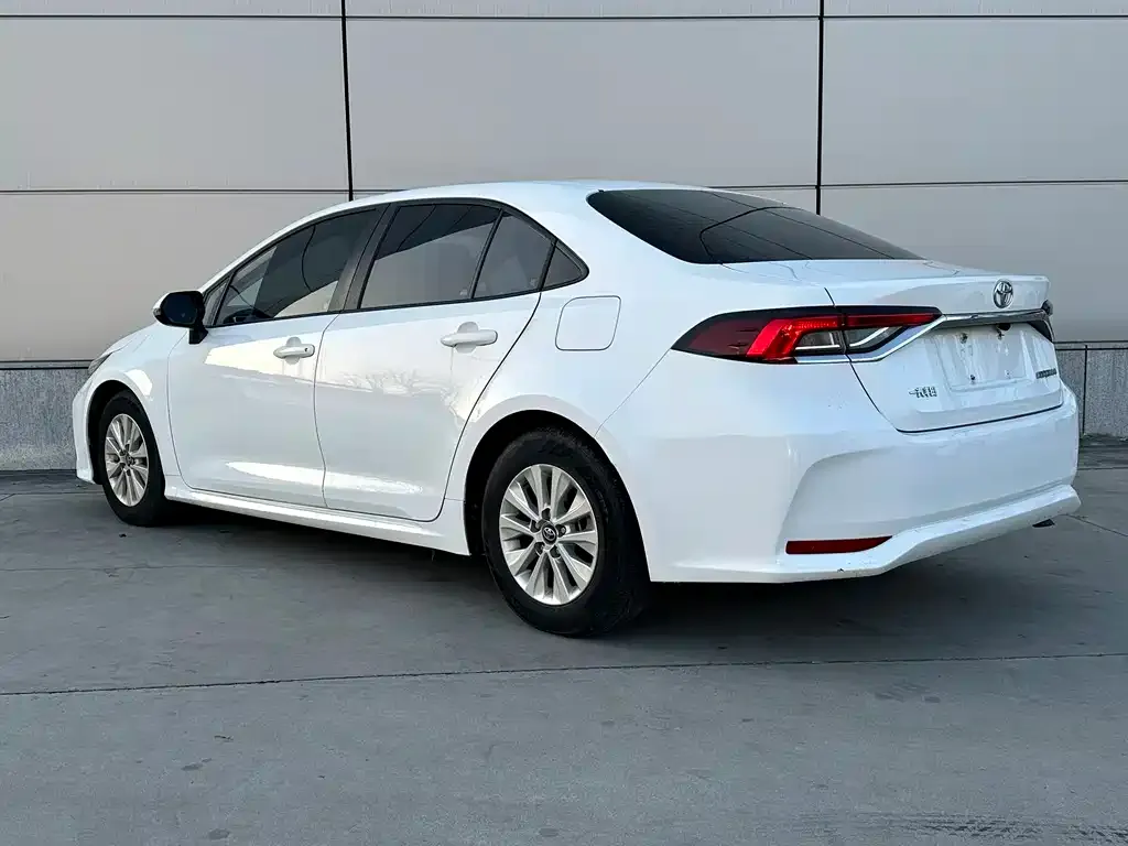 Toyota Corolla 2023 из CN, фото 7