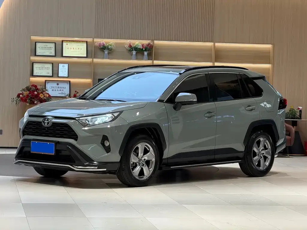 Toyota RAV4 2021 из CN, фото 1