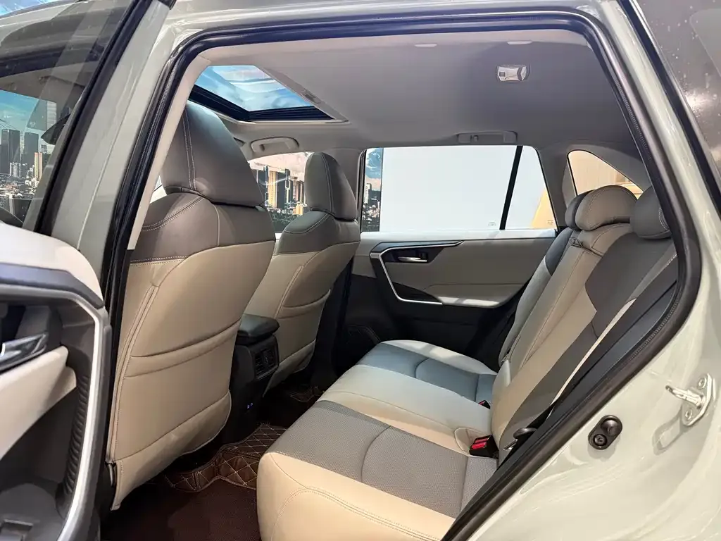Toyota RAV4 2021 из CN, фото 7