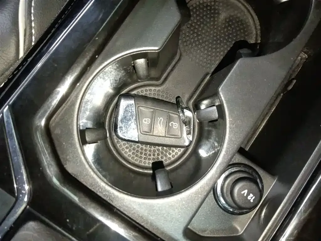 Volkswagen Passat 2023 из CN, фото 5