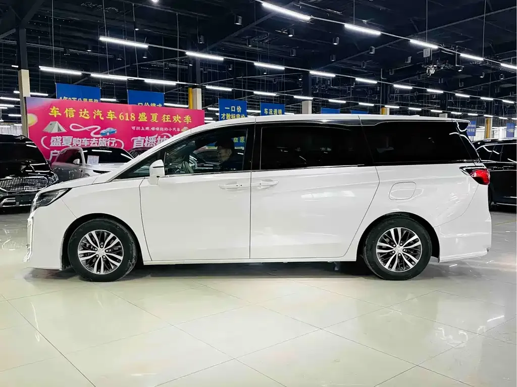 Buick GL8 2021 из CN, фото 9