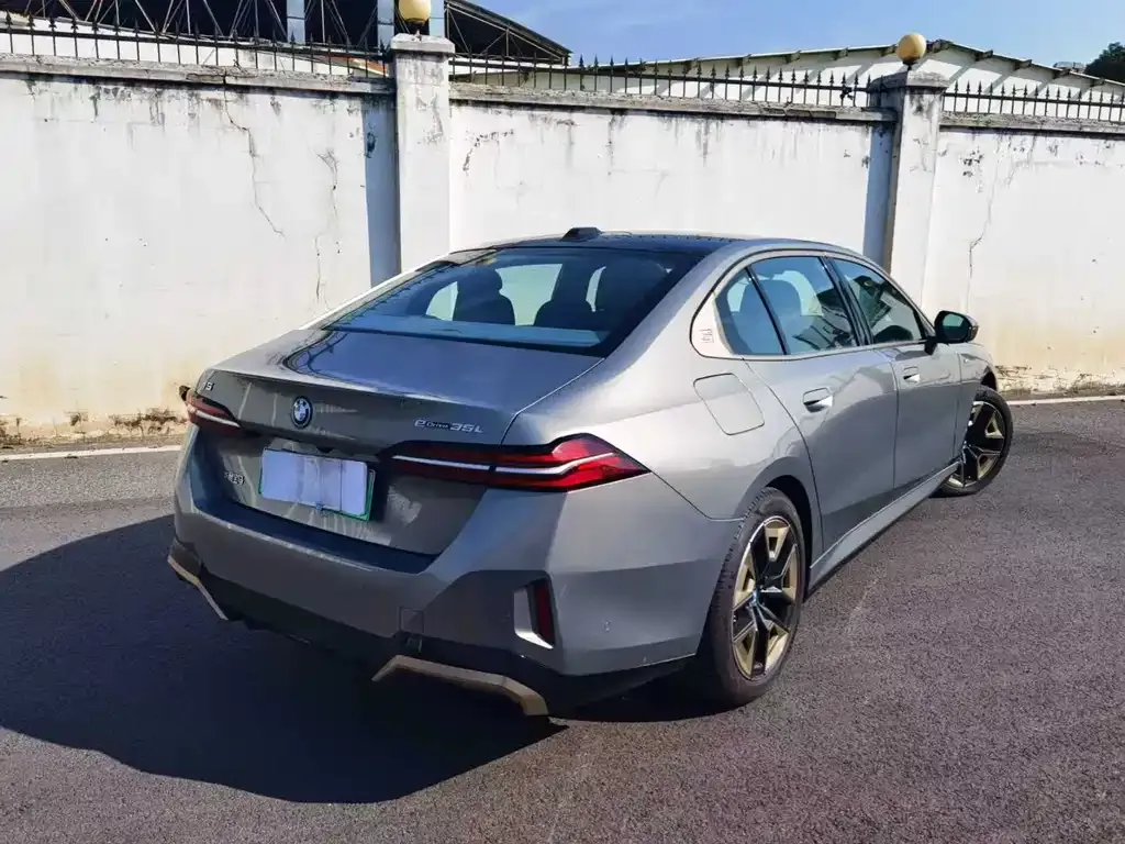 BMW i5 2024 из CN, фото 3