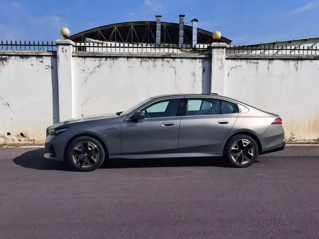 BMW i5 2024 из CN, фото 7