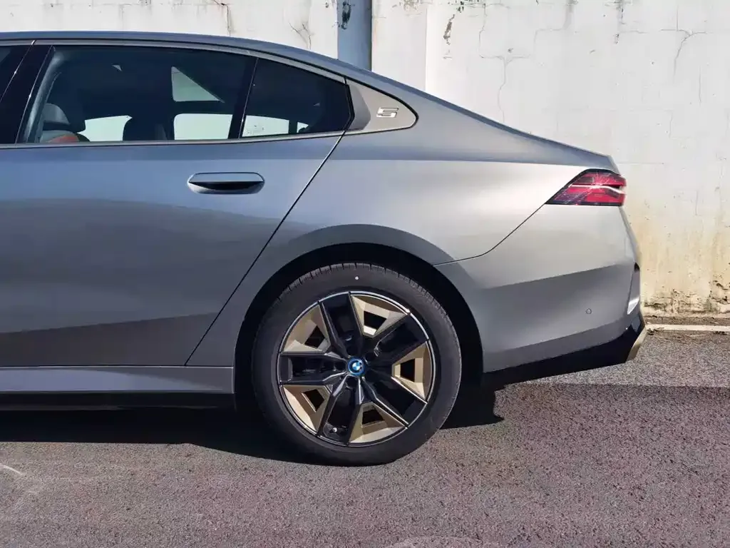 BMW i5 2024 из CN, фото 5