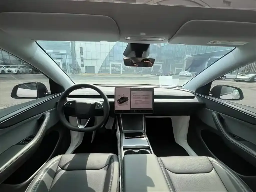 Tesla Model Y 2025 из CN, фото 2