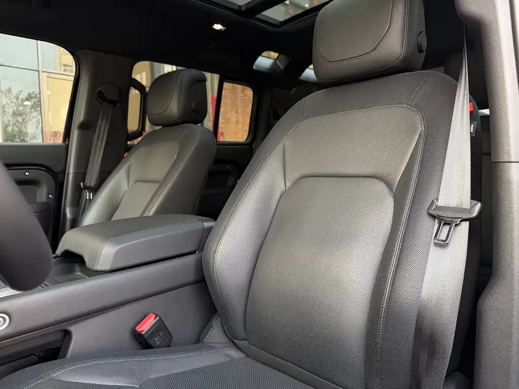 Land Rover Defender 2024 из CN, фото 5