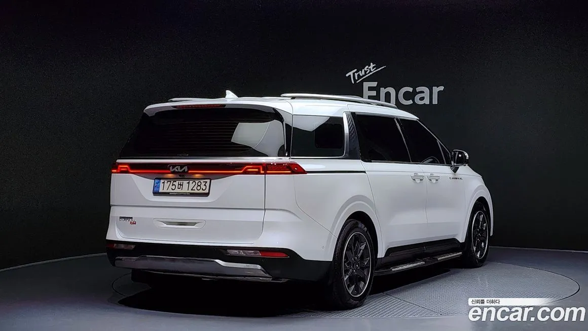 Kia Carnival 2023 из KR, фото 2