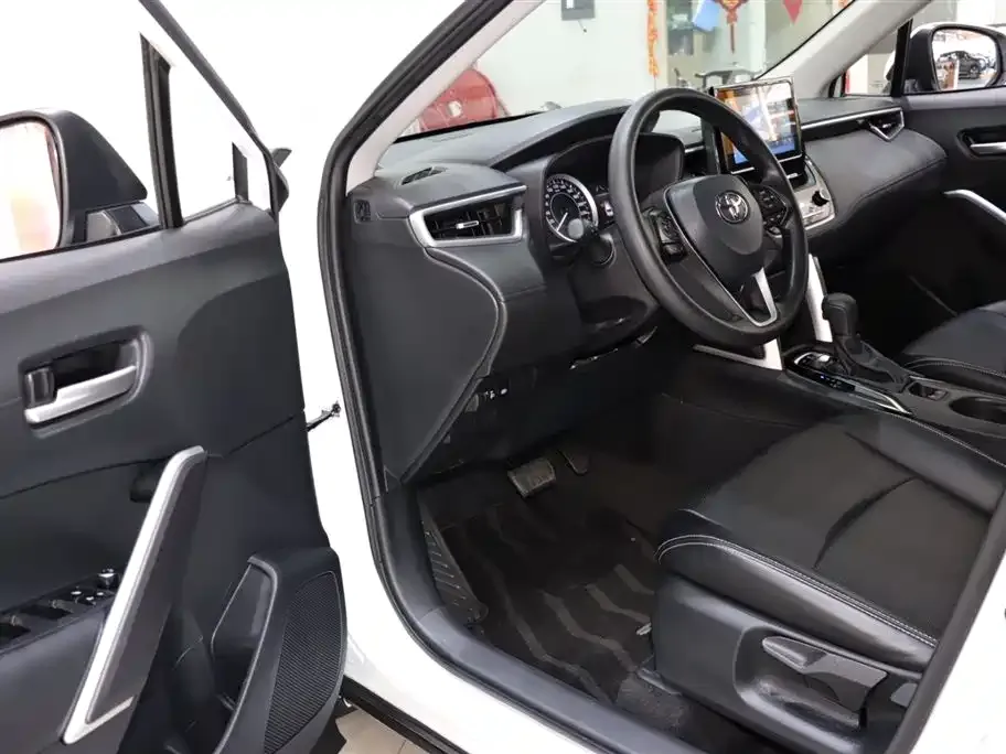 Toyota Corolla Cross 2024 из CN, фото 9