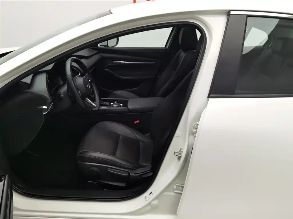 Mazda 3 Axela 2023 из CN, фото 5