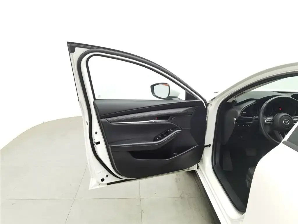 Mazda 3 Axela 2023 из CN, фото 9