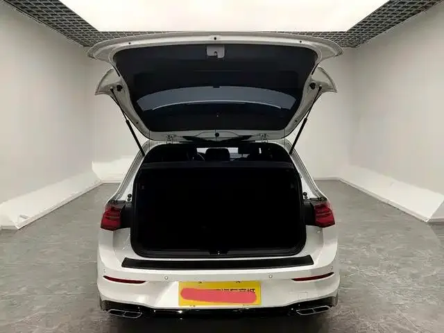 Volkswagen Golf 2023 из CN, фото 3