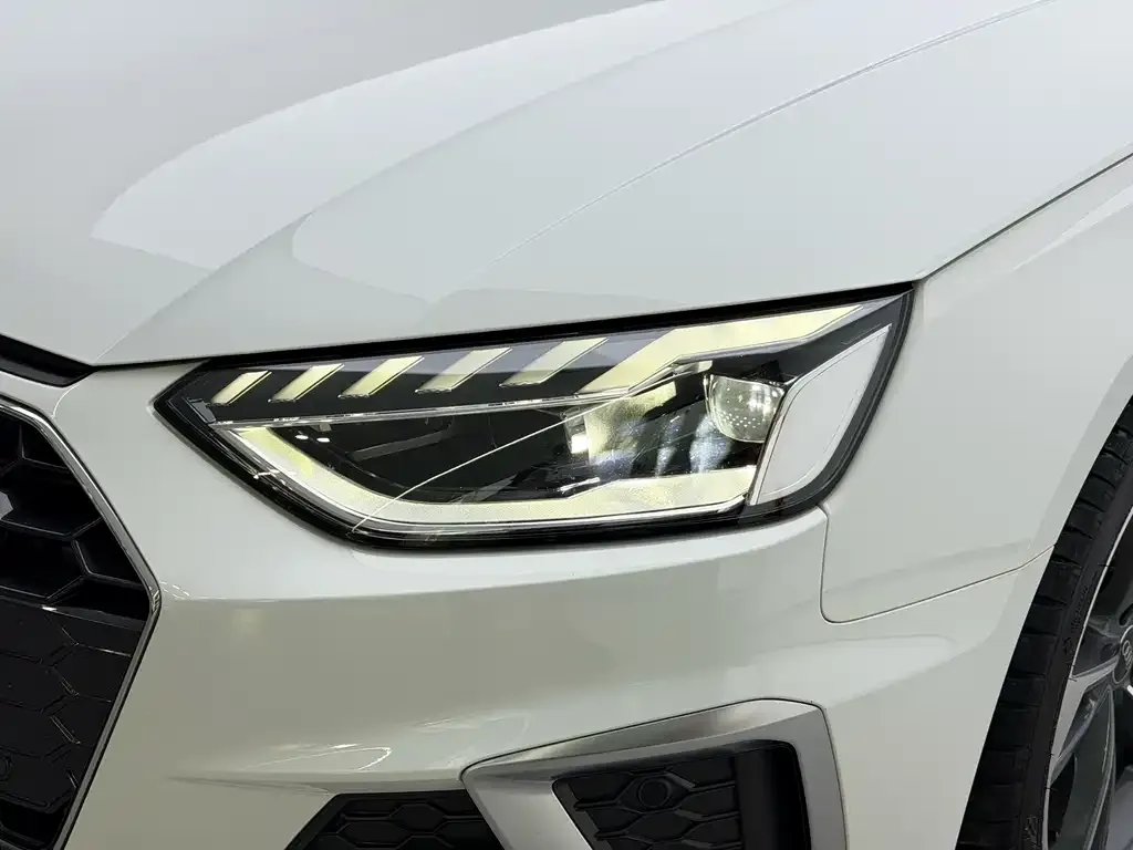 Audi A4L 2024 из CN, фото 6