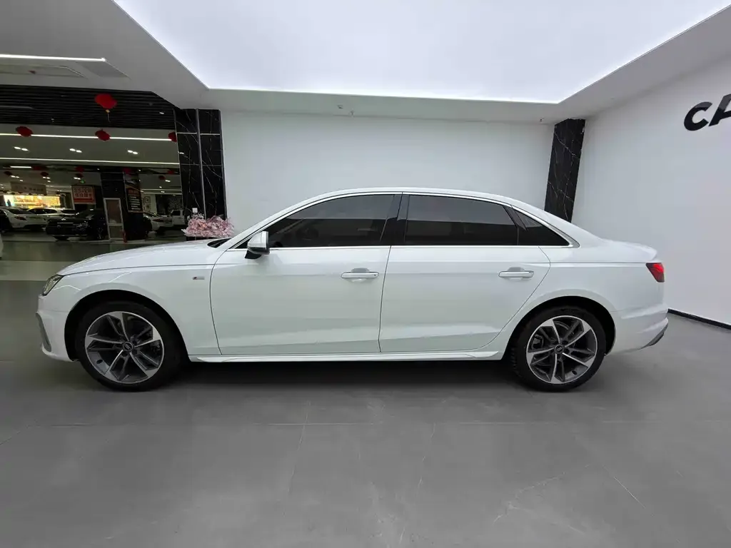Audi A4L 2024 из CN, фото 9