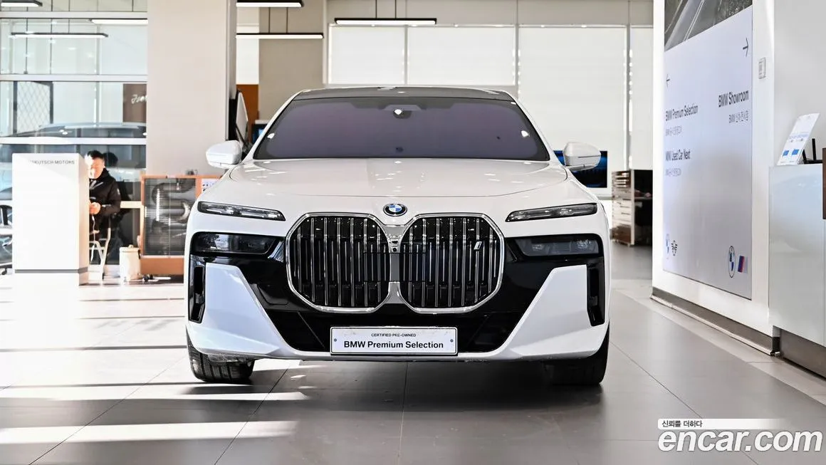 BMW i7 — фото 5