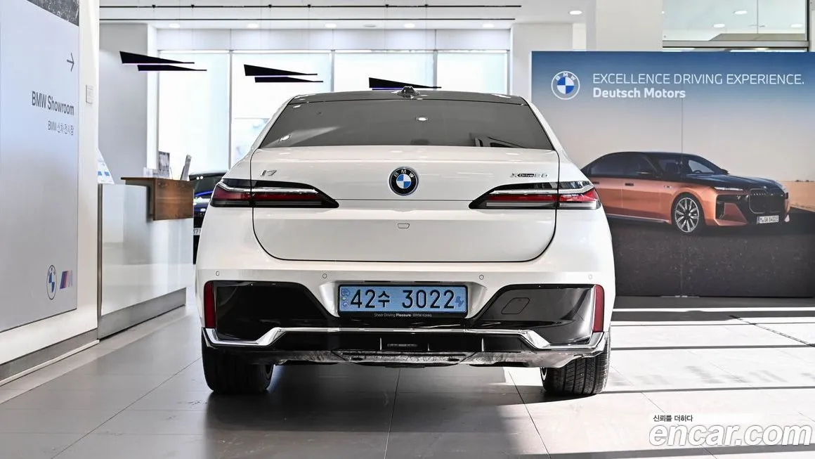 BMW i7 — фото 10