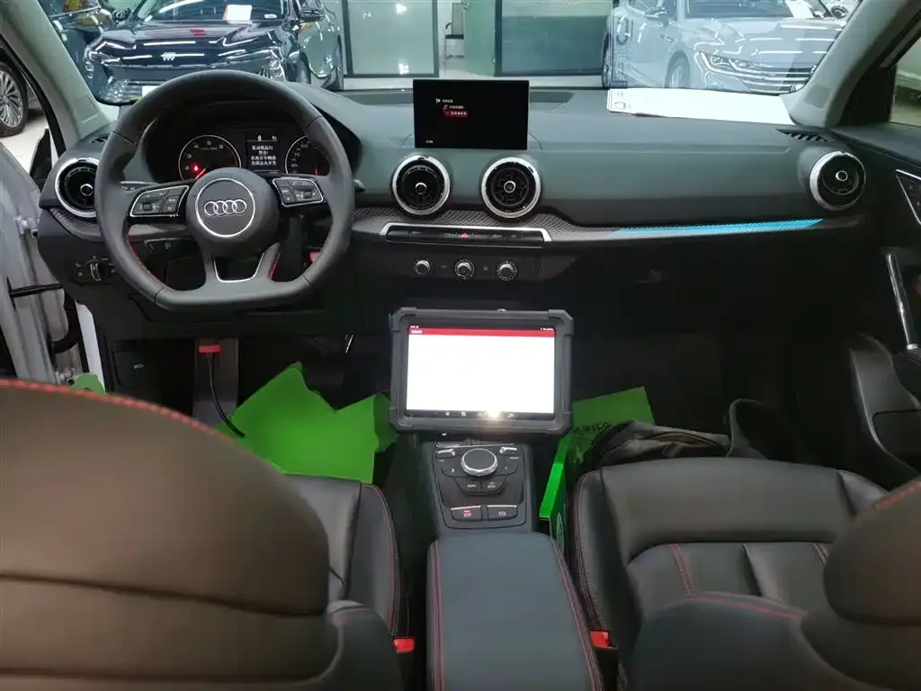 Audi Q2L 2024 из CN, фото 3