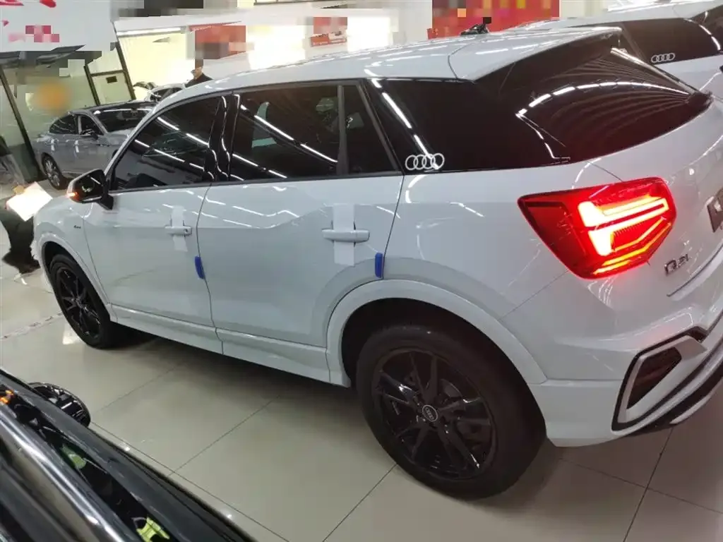 Audi Q2L 2024 из CN, фото 4