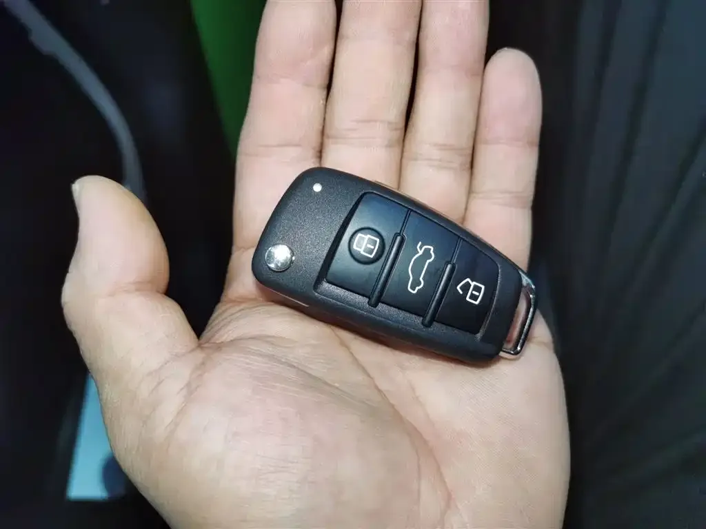Audi Q2L 2024 из CN, фото 2