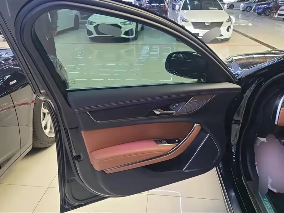 Jaguar XFL 2023 из CN, фото 8