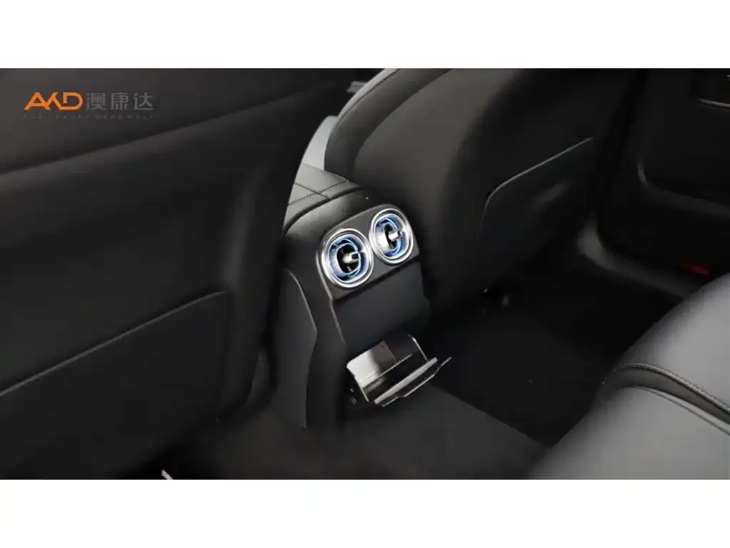 Mercedes-Benz C-Class 2023 из CN, фото 2